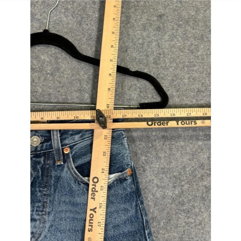 Levis Premium Wedgie Straight Jeans Womens 24 - Picture 4 of 5